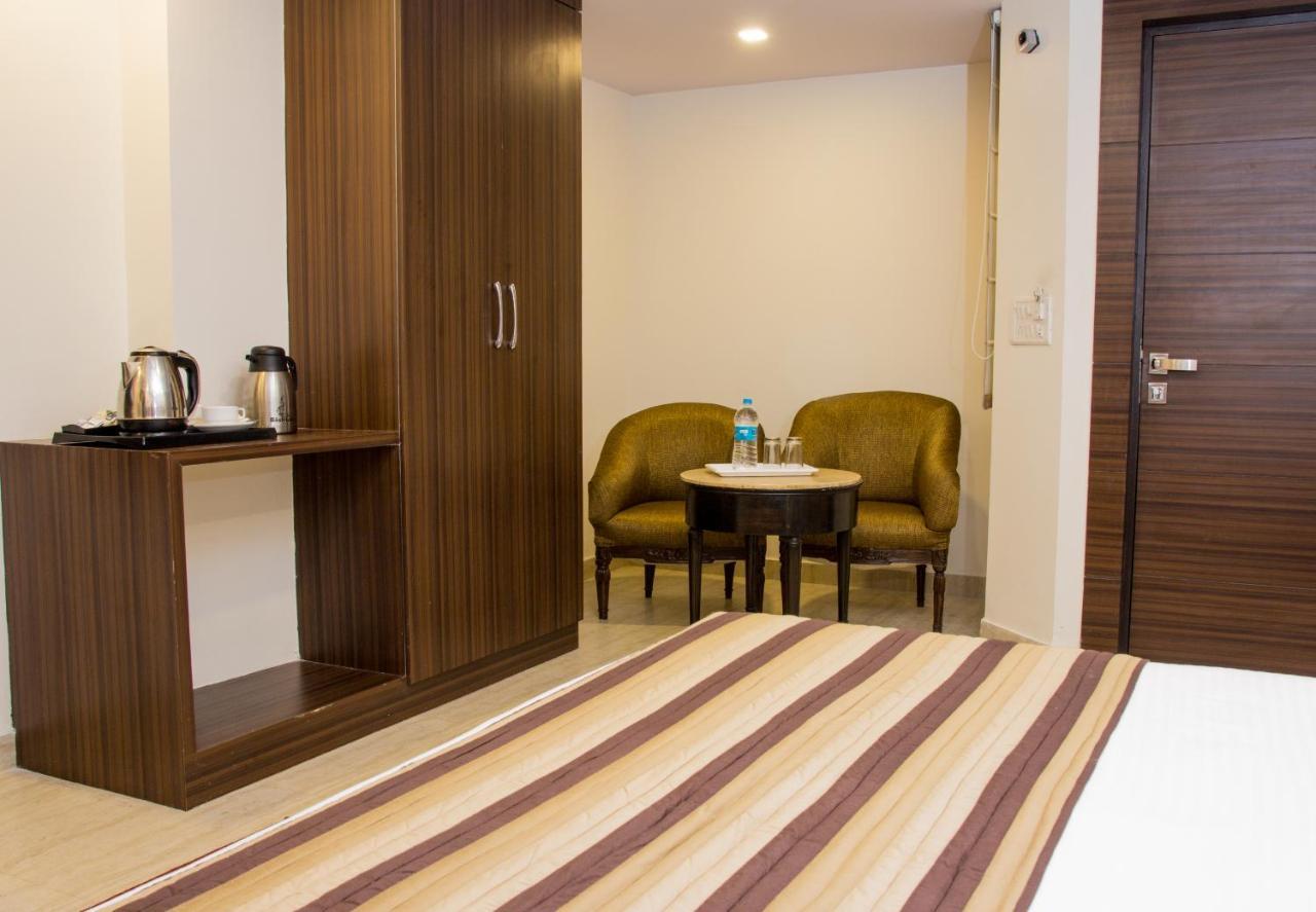 דלהי Hotel Pawan Plaza Near Sir Ganga Ram Hospital מראה חיצוני תמונה